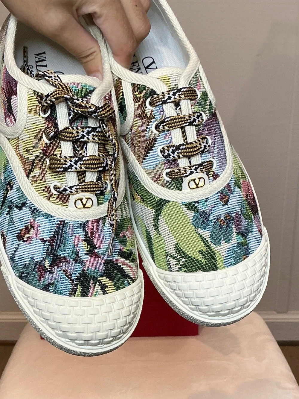 Valentino Garavani Floral Tapestry Low-Top Sneakers - Multicolor Embroidered